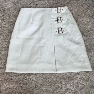 DO+BE White Mini Skirt With Buckles